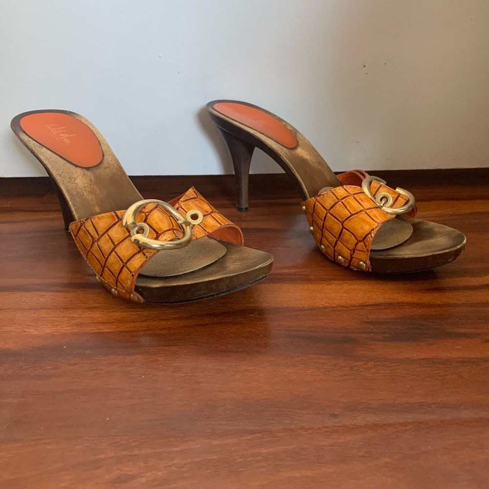 wild pair alligator skin with buckle heels